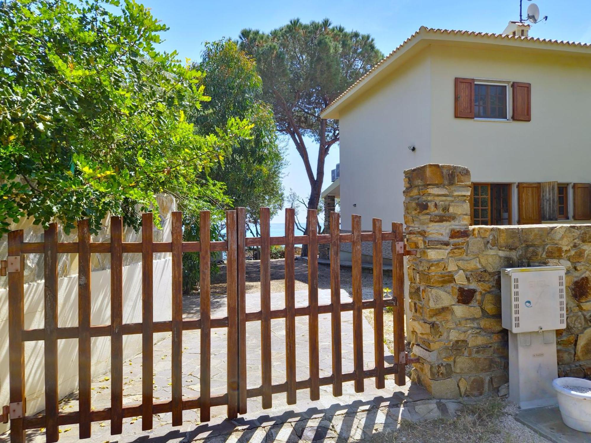 Villa Papiyon - Accesso Privato Alla Spiaggia Cala Liberotto Dış mekan fotoğraf